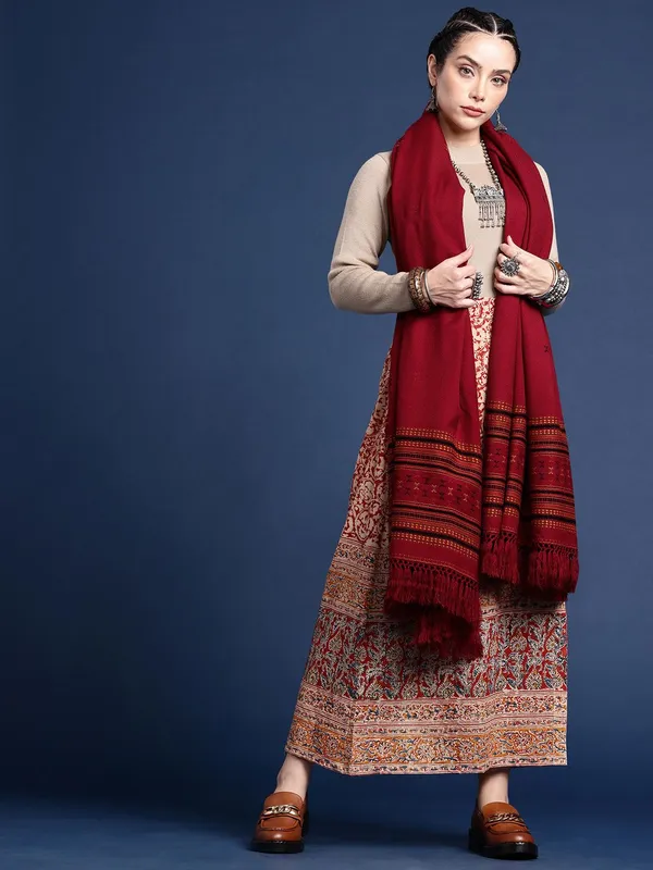 Maroon_colour_Wool_Shawl_for_Women