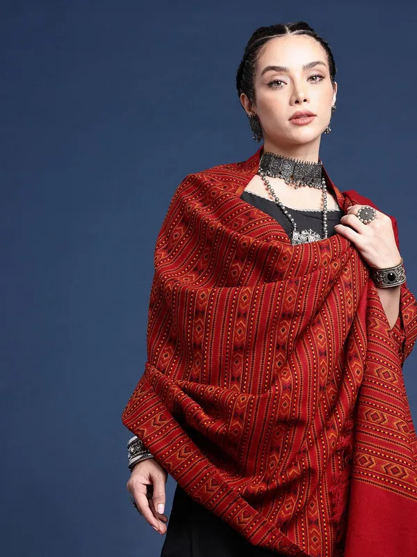 Maroon_colour_Wool_Shawl_for_Women