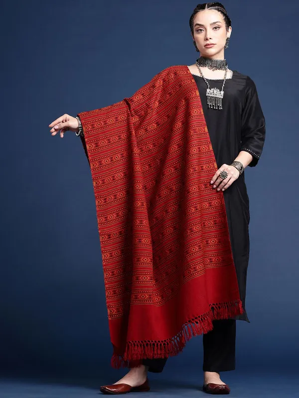 Maroon_colour_Wool_Shawl_for_Women