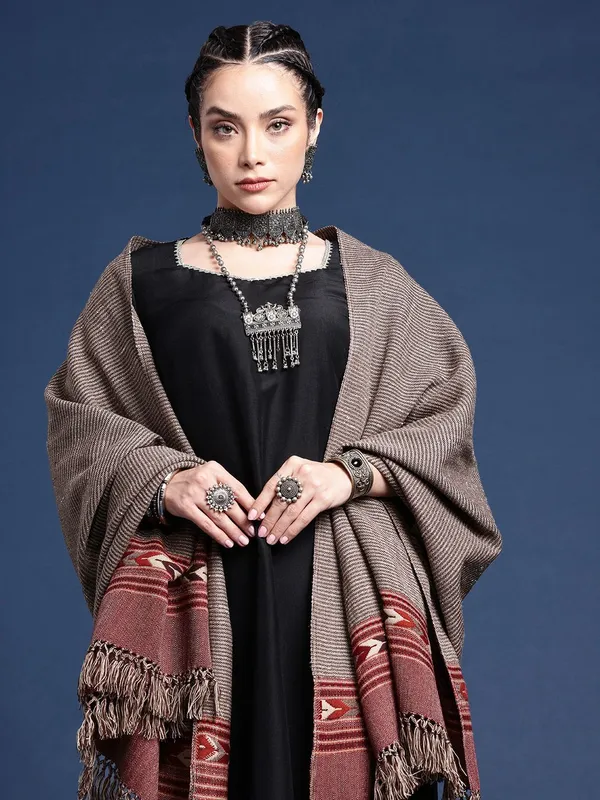 Brown_colour_Wool_Shawl_for_Women