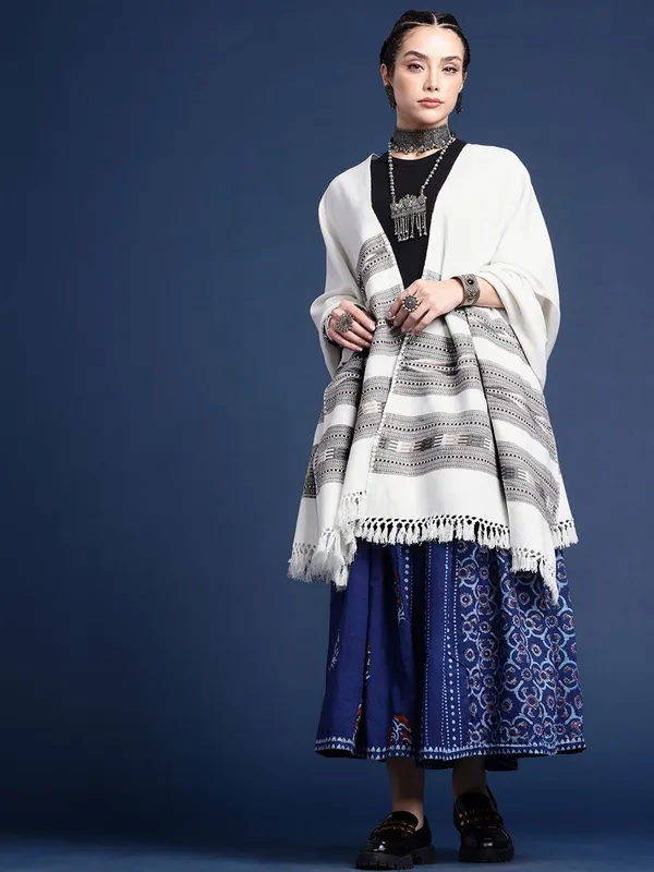 White_colour_Wool_Shawl_for_Women