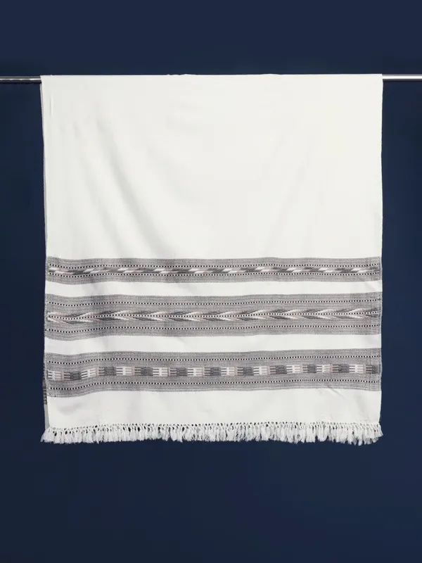 White_colour_Wool_Shawl_for_Women