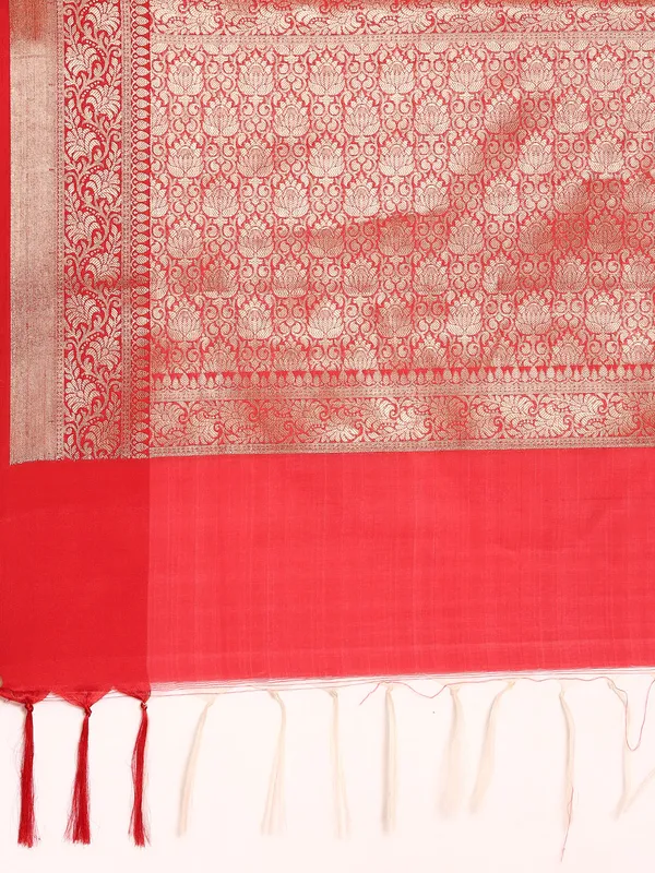 White_colour_Silk_Blend_Saree_for_Women