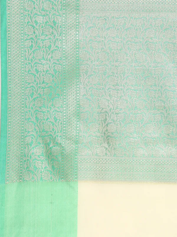 Green_colour_Silk_Blend_Saree_for_Women