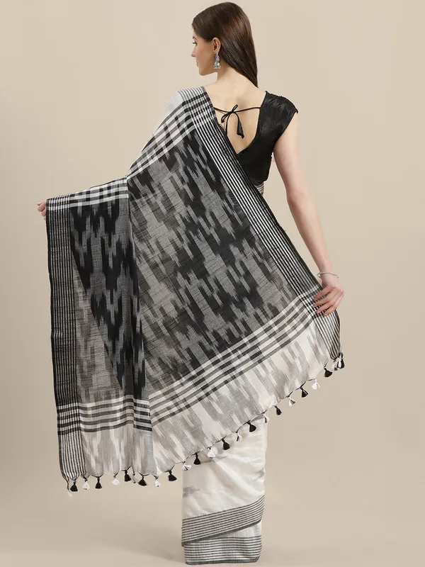 White_colour_Linen_Blend_Saree_for_Women