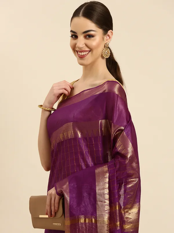 Magenta_colour_Silk_Blend_Saree_for_Women