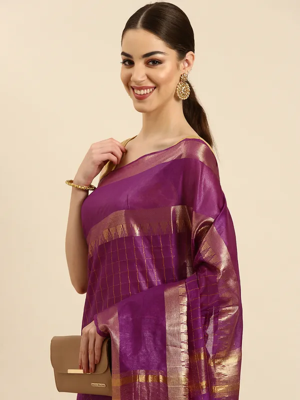 Magenta_colour_Silk_Blend_Saree_for_Women