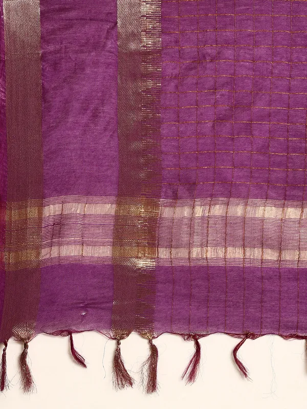 Magenta_colour_Silk_Blend_Saree_for_Women