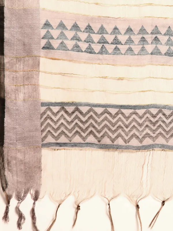 Grey_colour_Silk_Blend_Saree_for_Women