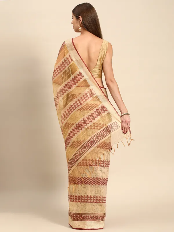 Brown_colour_Silk_Blend_Saree_for_Women