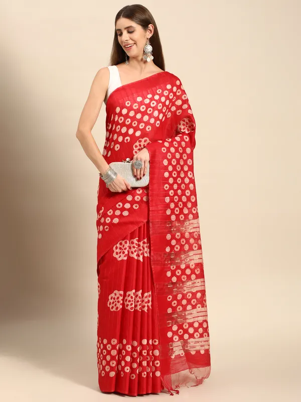 Red_colour_Silk_Blend_Saree_for_Women