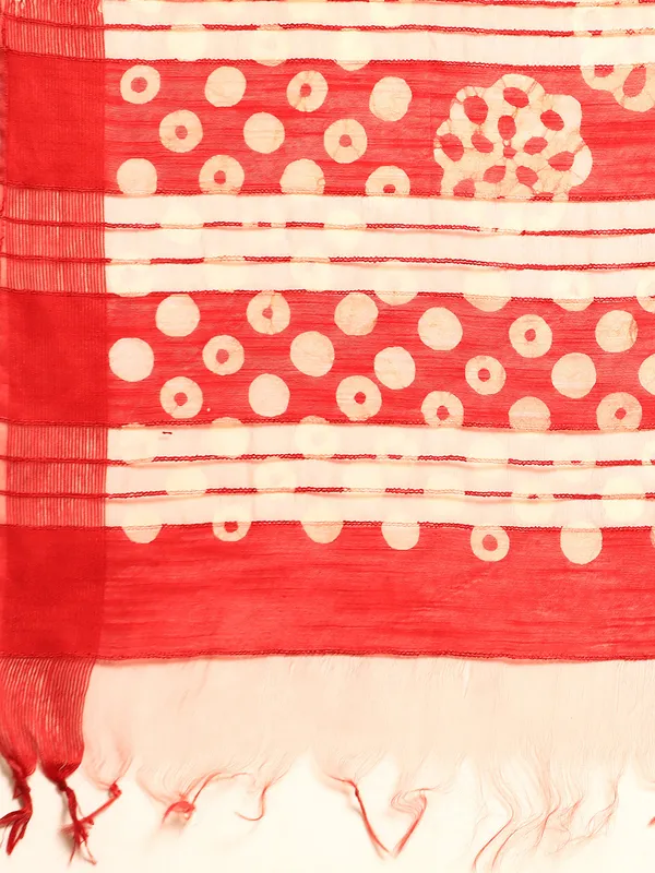 Red_colour_Silk_Blend_Saree_for_Women