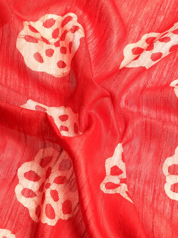Red_colour_Silk_Blend_Saree_for_Women