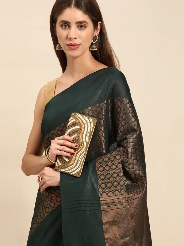 Green_colour_Silk_Blend_Saree_for_Women