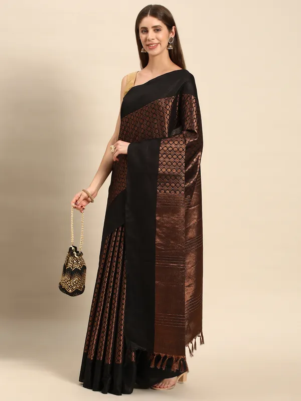 Black_colour_Silk_Blend_Saree_for_Women