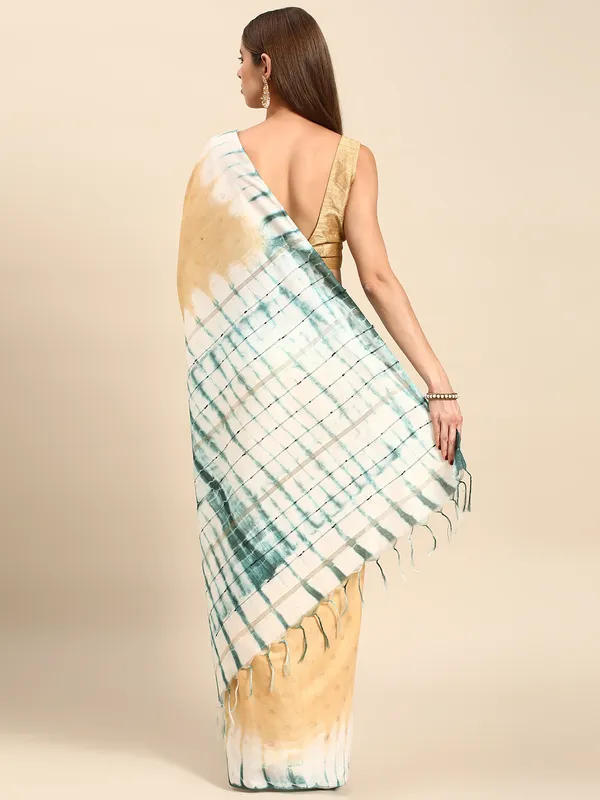 White_colour_Silk_Blend_Saree_for_Women