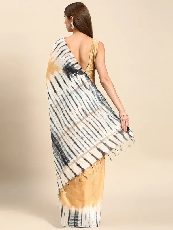 Yellow_colour_Silk_Blend_Saree_for_Women