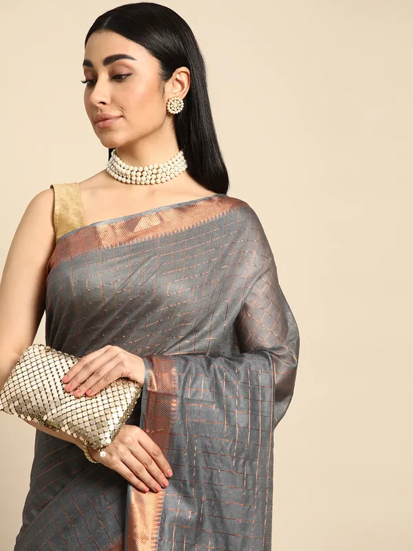 Grey_colour_Silk_Blend_Saree_for_Women