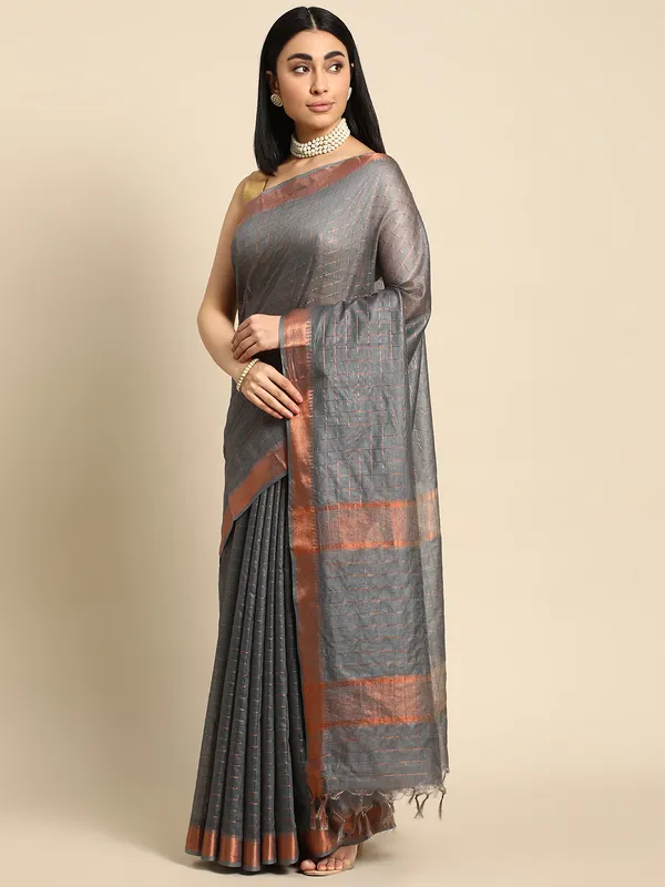 Grey_colour_Silk_Blend_Saree_for_Women
