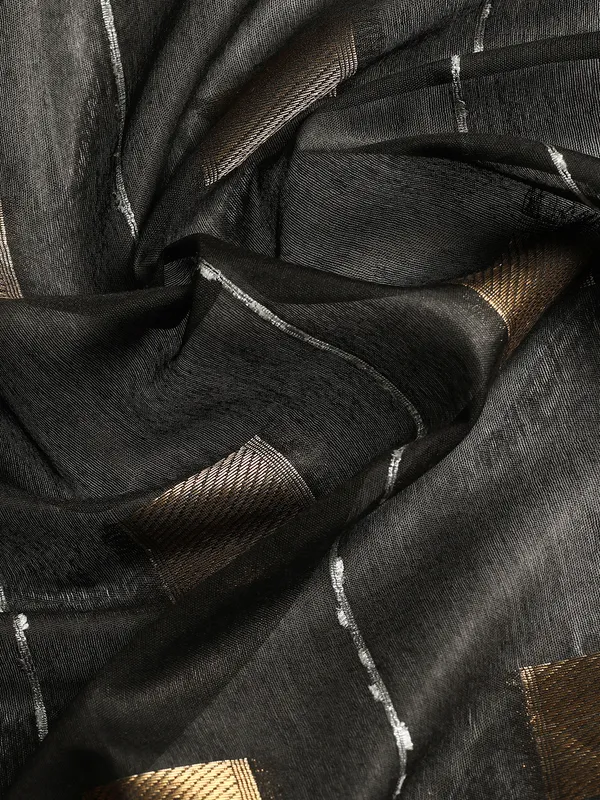 Black_colour_Silk_Blend_Saree_for_Women