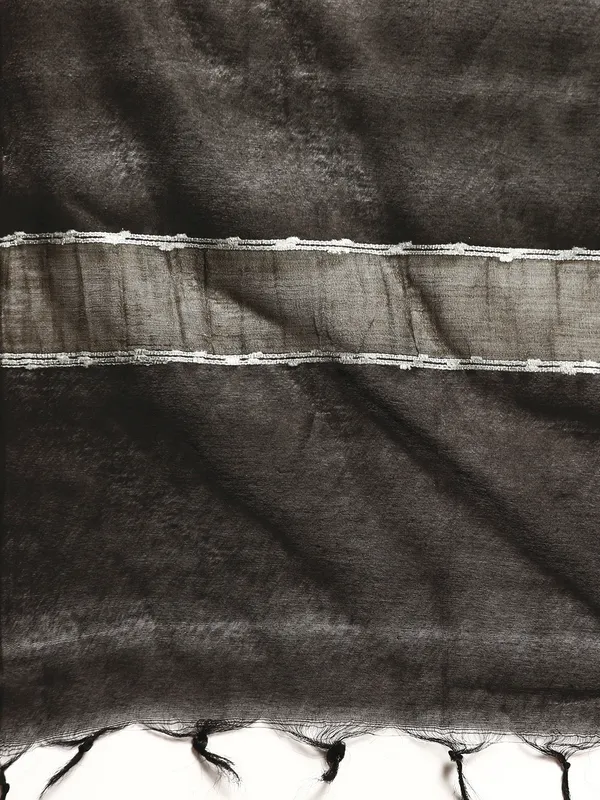 Black_colour_Silk_Blend_Saree_for_Women