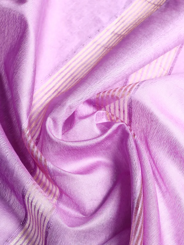 Purple_colour_Silk_Blend_Saree_for_Women