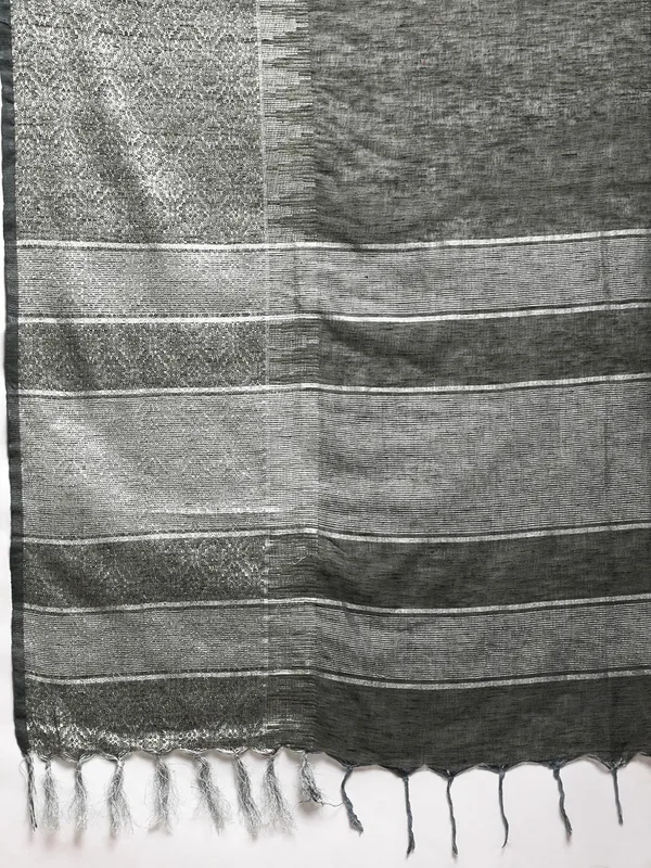 Grey_colour_Silk_Blend_Saree_for_Women