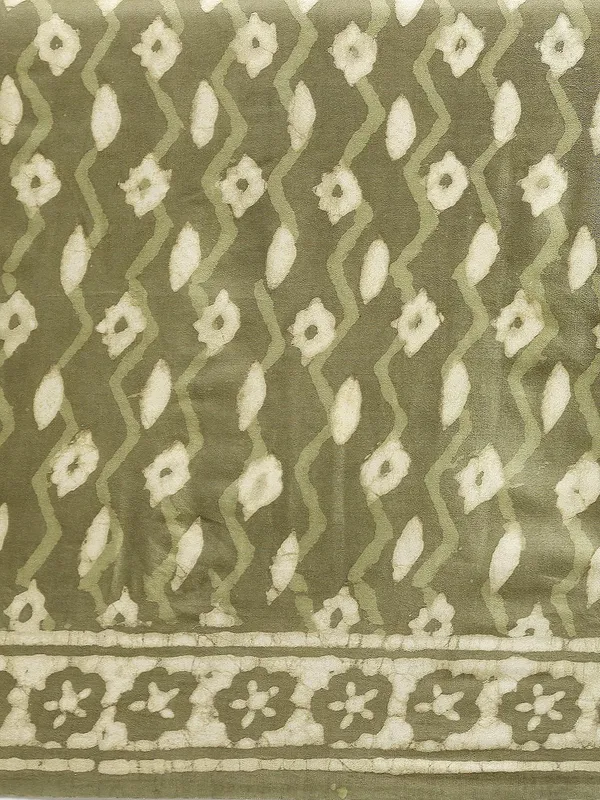 Green_colour_Silk_Blend_Saree_for_Women