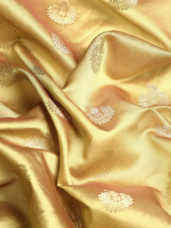 Green_colour_Silk_Blend_Saree_for_Women