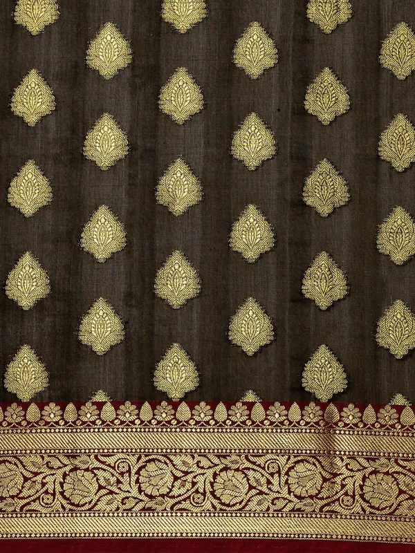 Black_colour_Silk_Blend_Saree_for_Women