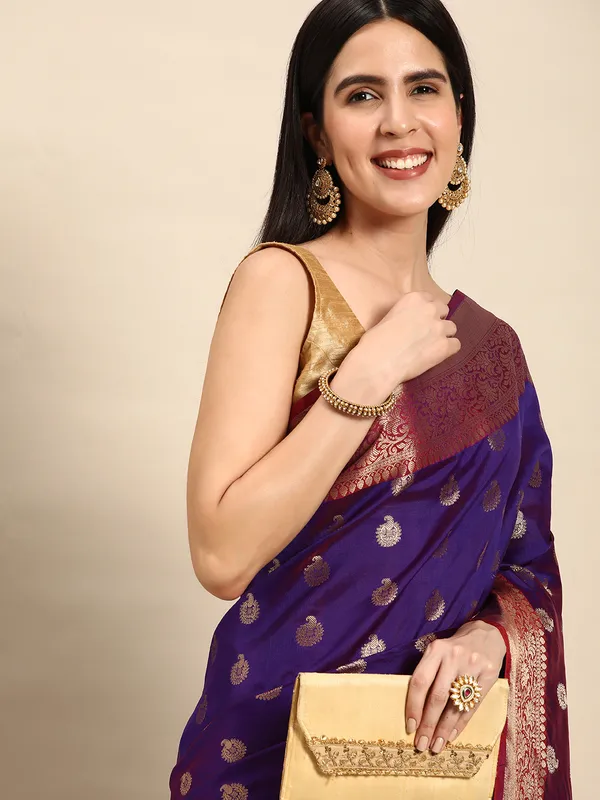 Purple_colour_Silk_Blend_Saree_for_Women