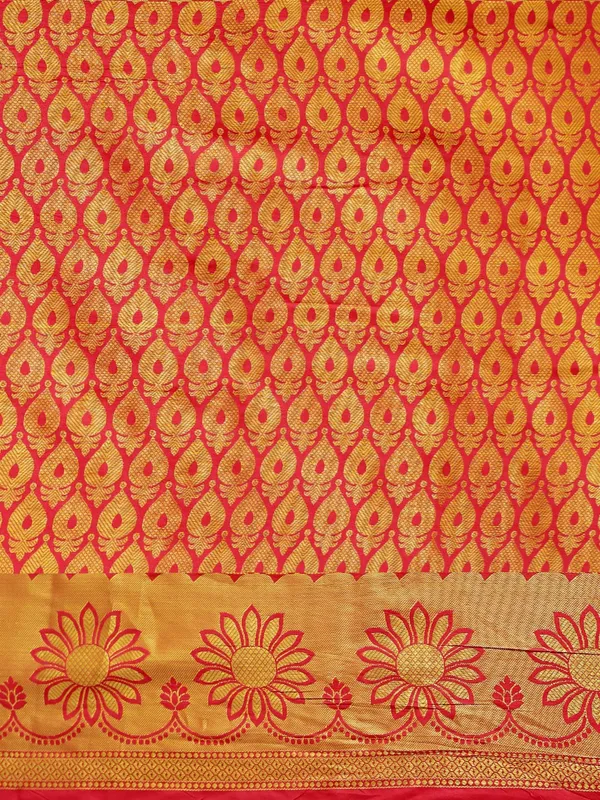 Red_colour_Silk_Blend_Saree_for_Women