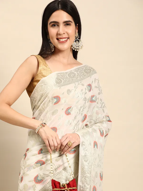 White_colour_Silk_Blend_Saree_for_Women