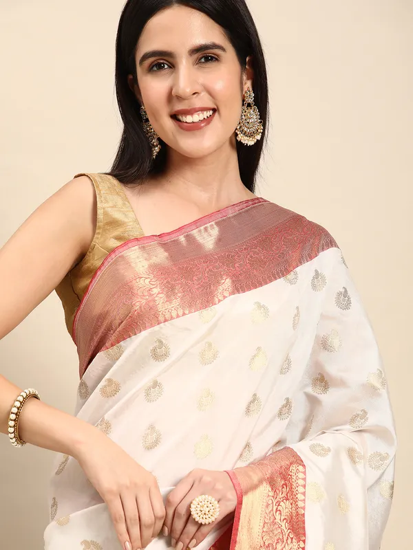 White_colour_Silk_Blend_Saree_for_Women