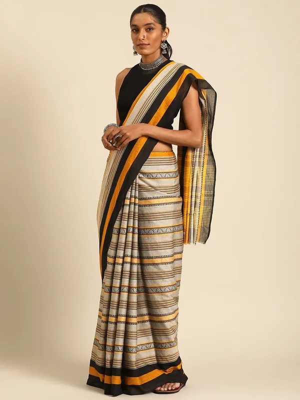 Grey_colour_Pure_Cotton_Saree_for_Women