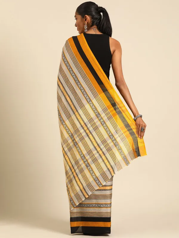 Grey_colour_Pure_Cotton_Saree_for_Women