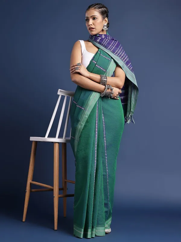 Green_colour_Pure_Cotton_Saree_for_Women
