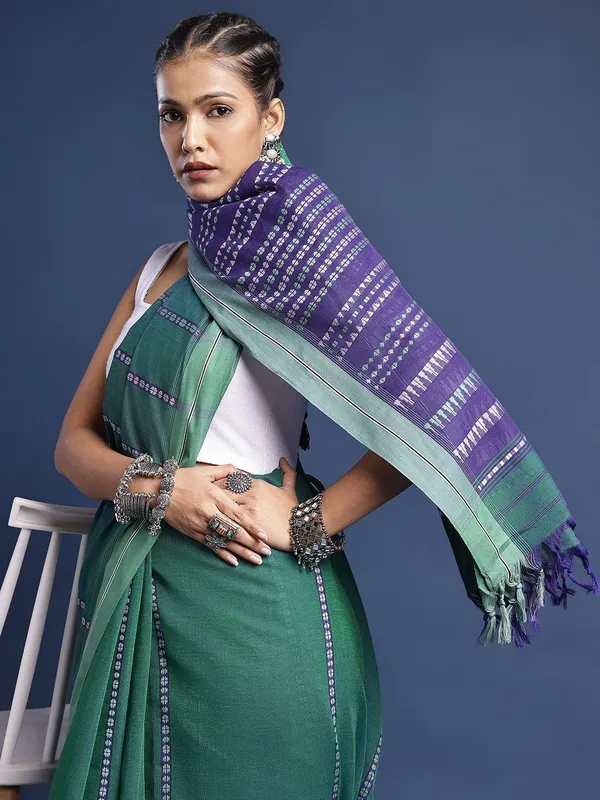 Green_colour_Pure_Cotton_Saree_for_Women