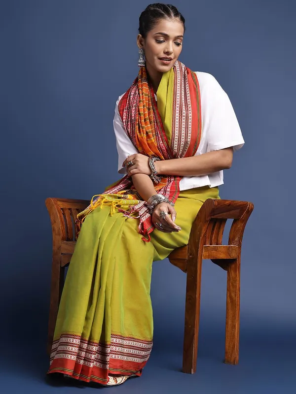 Green_colour_Pure_Cotton_Saree_for_Women