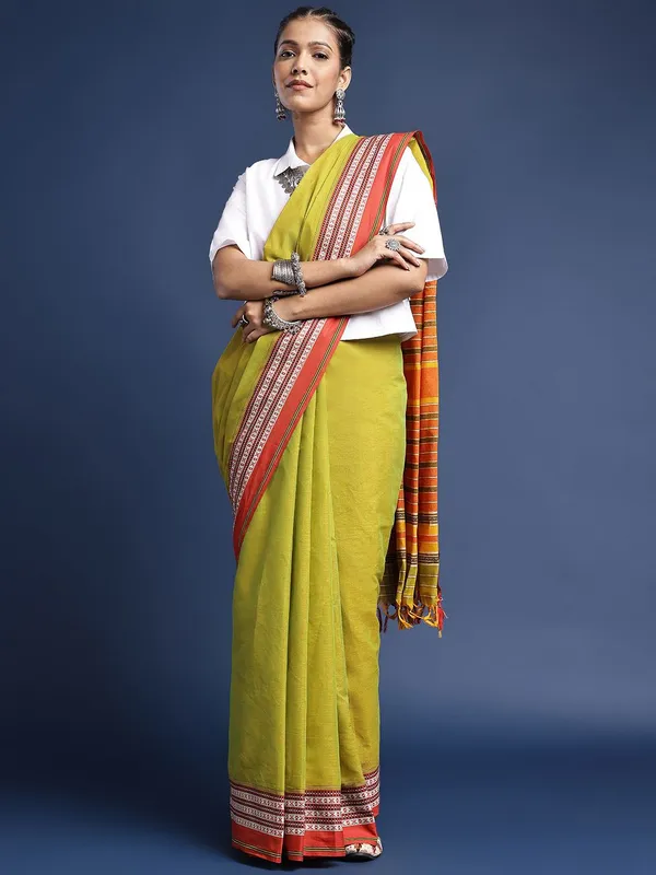 Green_colour_Pure_Cotton_Saree_for_Women