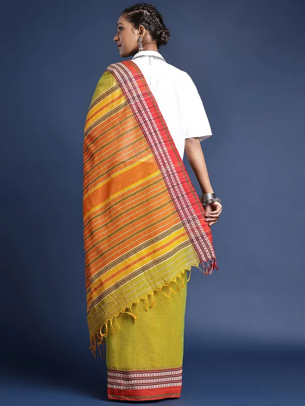 Green_colour_Pure_Cotton_Saree_for_Women