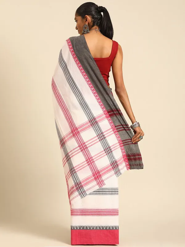 White_colour_Pure_Cotton_Saree_for_Women