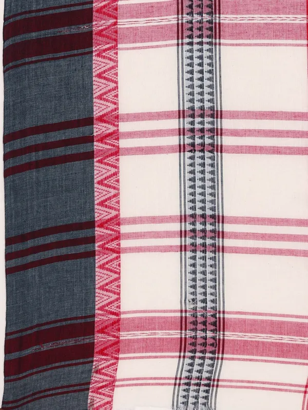 White_colour_Pure_Cotton_Saree_for_Women