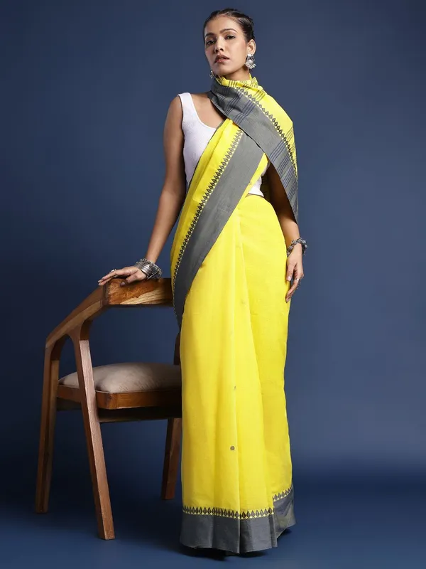 Yellow_colour_Pure_Cotton_Saree_for_Women