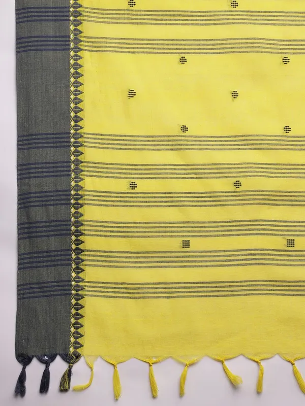 Yellow_colour_Pure_Cotton_Saree_for_Women