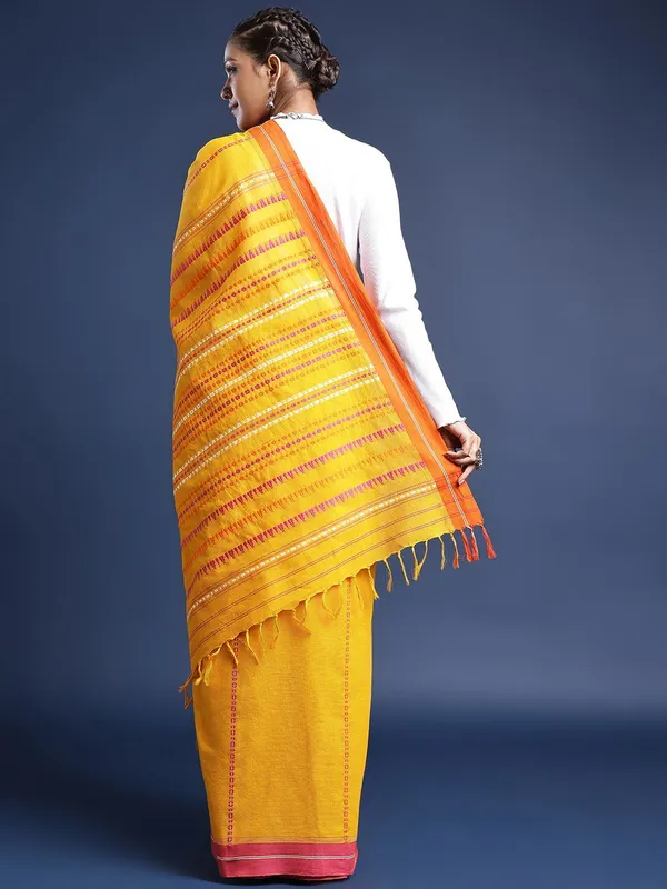 Yellow_colour_Pure_Cotton_Saree_for_Women