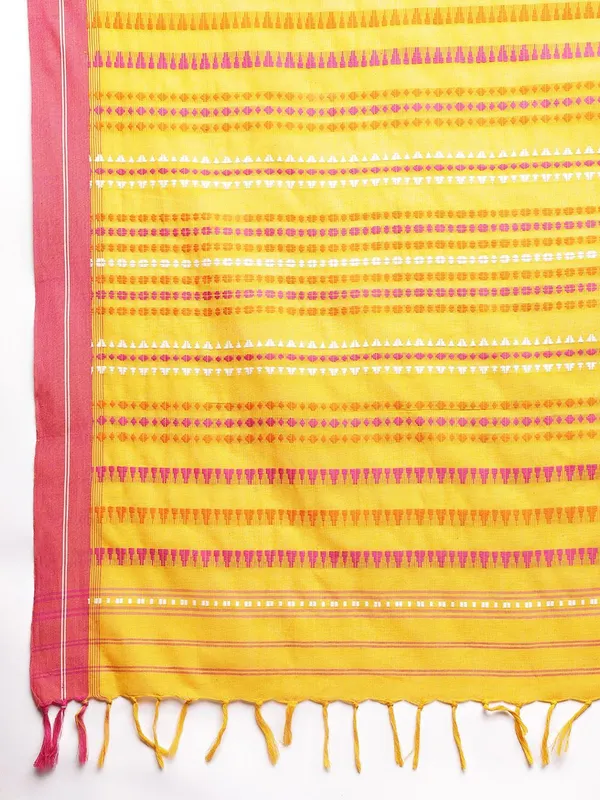 Yellow_colour_Pure_Cotton_Saree_for_Women