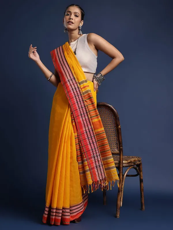 Yellow_colour_Pure_Cotton_Saree_for_Women
