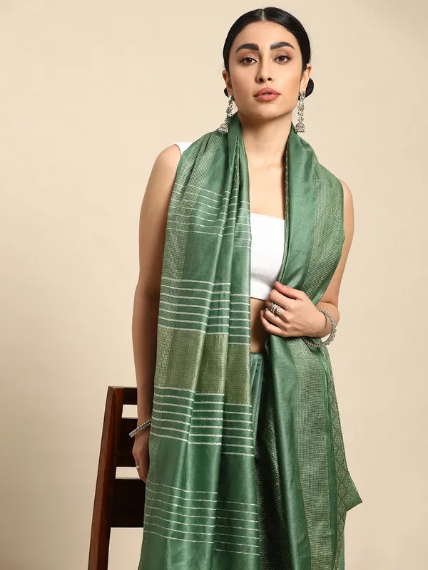 Green_colour_Silk_Blend_Saree_for_Women