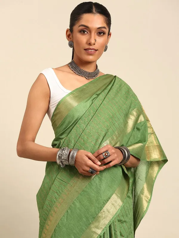 Green_colour_Silk_Blend_Saree_for_Women